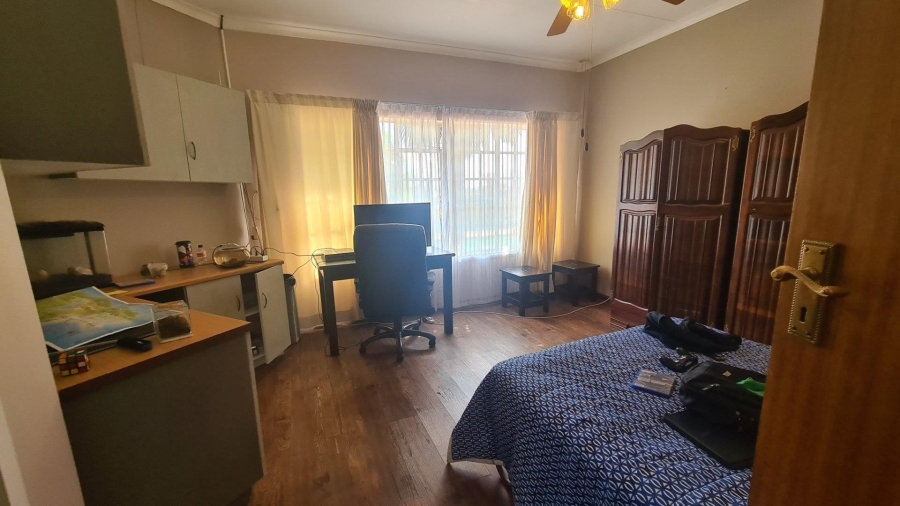 5 Bedroom Property for Sale in Wilgeboom A H North West